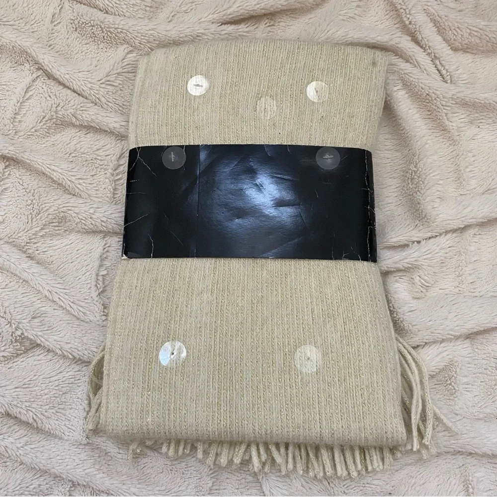 NWT Steve Madden scarf and glove set ivory gold
